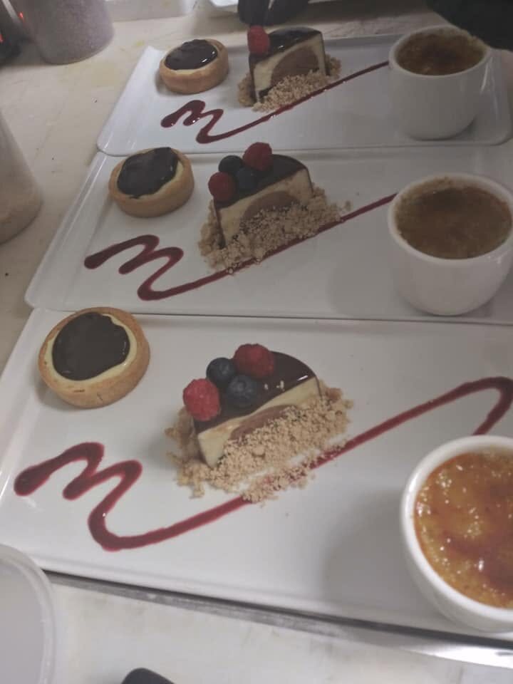 Chocolate tarts and crème brûlée